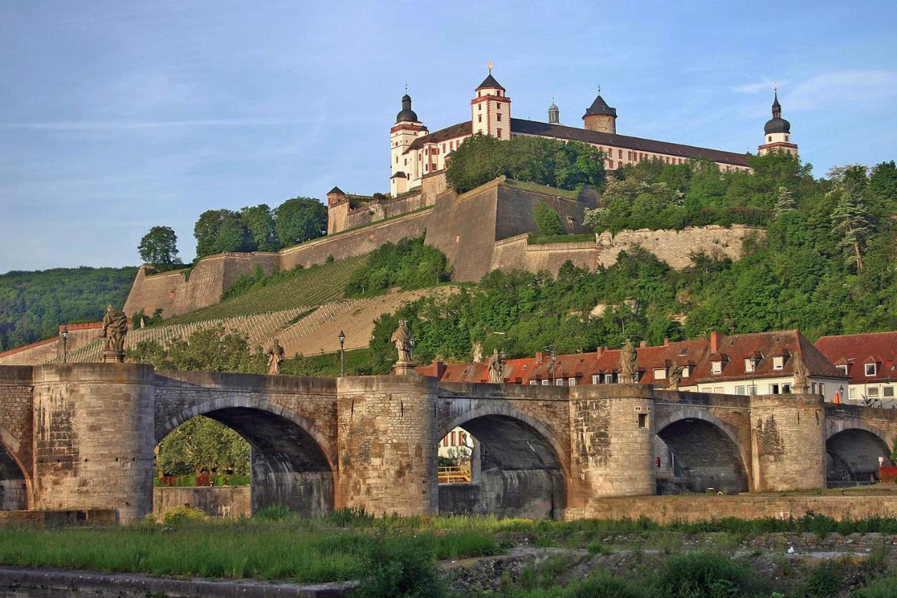 Gemuetliches Studio Im Herzen Wuerzburgs Bagian luar foto